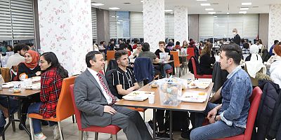 ERÜ Rektörü Çalış, Öğrencilerle İftar Yaptı
