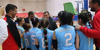 ERVA Spor Kulübü Voleybol takımı Yarıfinale Yükseldi