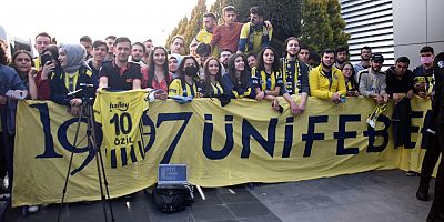 Fenerbahçe Kafilesi Kayseri'de Tezahüratlarla Karşılandı