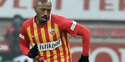 Fernandes Kadro Dışı Bırakılmıştı, Yunan Takımı İle Anlaştı