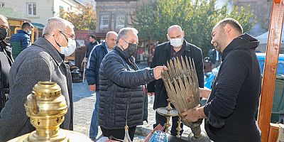 Geçmişe Özlemin Giderildiği Mekan: Antika Pazarı