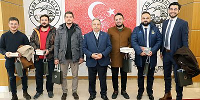 Genç Doktorlardan Başkan Yalçın'a Ziyaret