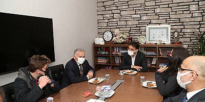 Genç Dostu Başkan, Öğrencilerle Bir Araya Geldi