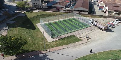 Genç Dostu Melikgazi Sporsever Gençlere 7 Adet Futbol Sahası Yaptı