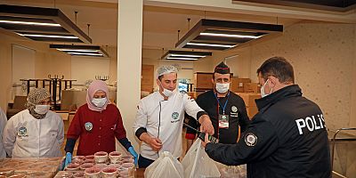 Görev Başındaki Polislerin İftar Yemeği Talas Belediyesi’nden