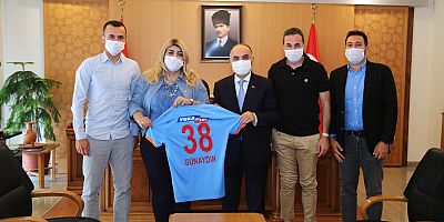 Gözbaşı’dan Günaydın’a Mavi Forma