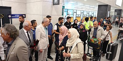 Gurbetçilere Havaalanında Coşkulu Karşılama Töreni