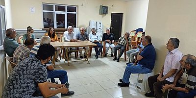 Gürpınar Muhtarı Ak Partili Belediyeyi CHP’lilere Şikâyet Etti: “Yüzde 94 Oy Alıyor Yüzde 1 Hizmet Yapmıyor!”