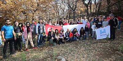 Hacılar’da Doğaseverler Atatürk Anısına Fidan Dikti