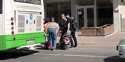 Halk Otobüsü ile Motosiklet Çarpıştı