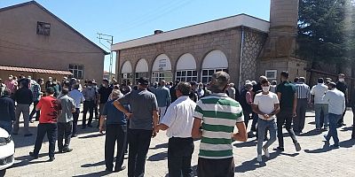 Hastanede Yaşam Mücadelesi Veren Çiftçi Son Yolculuğuna Uğurlandı