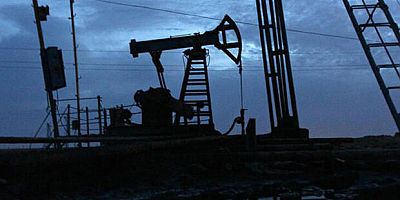 IEA Küresel Petrol Talebi Öngörüsünü Düşürdü, Petrol Fiyatları Yükseldi