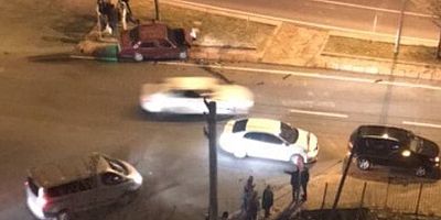 İki Araç Çarpıştı: 3 Yaralı