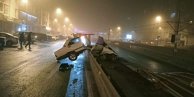 İkiye Bölünen Aracın Sürücüsü Ağır Yaralandı