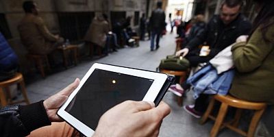 İktidar Gençlerle Baş Edememiş