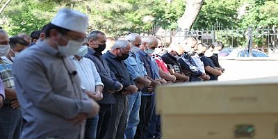 İntihar Eden Genç Kız Son Yolculuğuna Uğurlandı