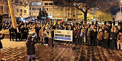 İsrail’in Mescid-i Aksa’ya Yaptığı Saldırı Kayseri’de Teravih Sonrası Protesto Edildi