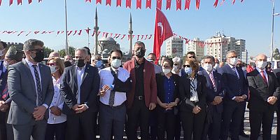 İyi Parti Kayseri İl Teşkilatı Tören Alanını Terk Etti