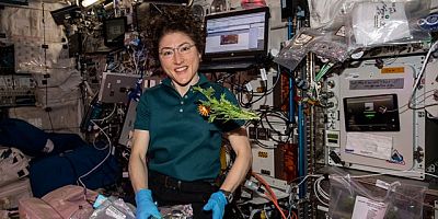 Kadın Astronot Dünya'ya Rekorla Döndü!