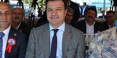 Karamollaoğlu, Genel Başkan Adaylarının Mahmut Arıkan Olduğunu Açıkladı