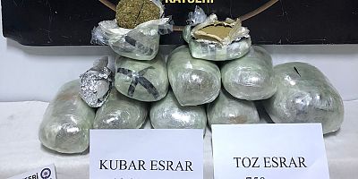 Kargo Aracında 11 Kilo Esrar Ele Geçirildi: 3 Gözaltı