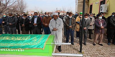 Karpuzsekisi Mahalle Muhtarı Hamdi Tarla Hayatını Kaybetti