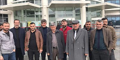 Kars’tan gelen mağdurların adliye önünde tepkisi