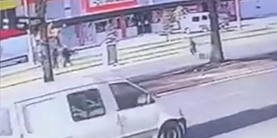 Karşıdan Karşıya Geçmeye Çalışan 8 Yaşındaki Çocuğa Araba Çarptı