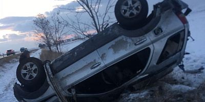 Kayganlaşan Yol Kazaya Sebebiyet Verdi: 2 Yaralı