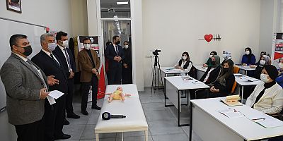 KAYMEK’in 0-8 Yaş Bebek ve Çocuk İlk Yardım Kursu Başladı