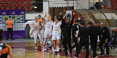 Kayseri Basketbol - NKA Universitas PEAC: 71 - 63