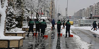 Kayseri Büyükşehir’in Kar ve Tipi İle Mücadelesi Sürüyor