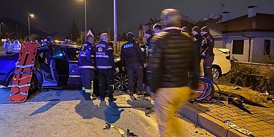 Kayseri’de 2 Otomobil Kafa Kafaya Çarpıştı: 2 Ölü, 6 Yaralı