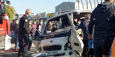 Kayseri'de 3 Aracın Karıştığı Kazada 2 Kişi Yaralandı