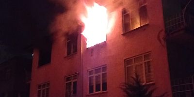 Kayseri’de 3 Katlı Binada Yangın Çıktı