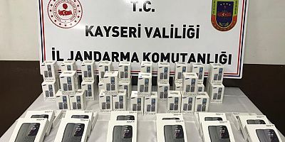 Kayseri’de 61 Kaçak Cep Telefonu Ele Geçirildi: 1 Gözaltı