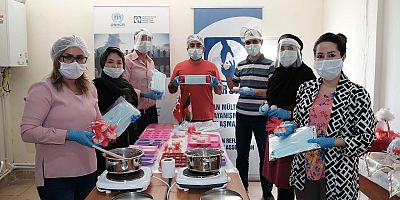 Kayseri'de Afgan Mülteciler, Maske Ve Sabun Üretiyor