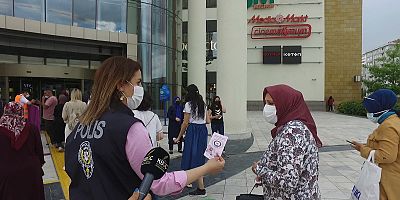Kayseri’de Alışverişe Gelen Kadınlara Polisten KADES Tanıtımı