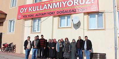 Kayseri’de Apartman Sakinlerinden ‘Oy Kullanmıyoruz’ Pankartı İle Seçim Tepkisi
