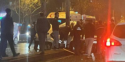 Kayseri’de Araç Aydınlatma Direğine Çarptı: 4 Yaralı