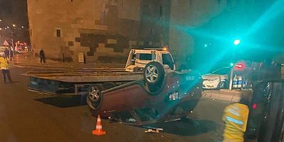 Kayseri’de Araç Kazanın Etkisiyle Ters Döndü