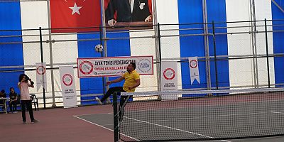 Kayseri’de Ayak Tenisi Hakem Eğitimi Verildi