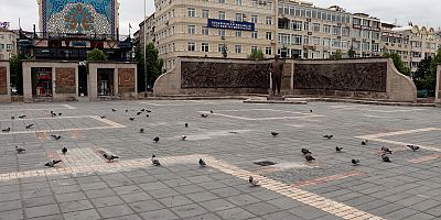 Kayseri'de bayramın ikinci günü cadde ve meydanlar boş kaldı