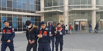 Kayseri’de DEAŞ Şüphelisi 2 Kişiden 1’i Tutuklanırken