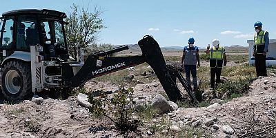 Kayseri'de Defineciler Belediye Çalışanıyız Diyerek Kaçak Kazı Yaptı