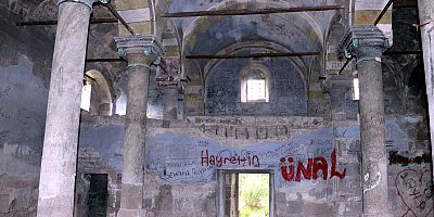 Kayseri’de Definecilerin Tahrip Ettiği Kilise, Restore Edilmeyi Bekliyor