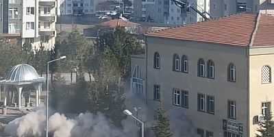 Kayseri’de Depremde Hasar Gören Cami Minaresi Yıkıldı