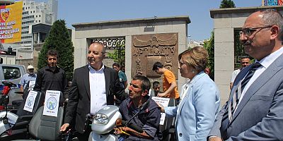 Kayseri’de Engelli Vatandaşlara Akülü Ve Tekerlekli Sandalye Dağıtıldı