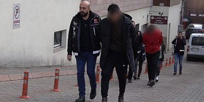 Kayseri'de Gözaltına Alınan 3 Zehir Taciri Adliyeye Sevk Edildi