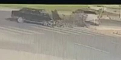 Kayseri'de İki Otomobilin Çarpıştığı Kaza Kamerada